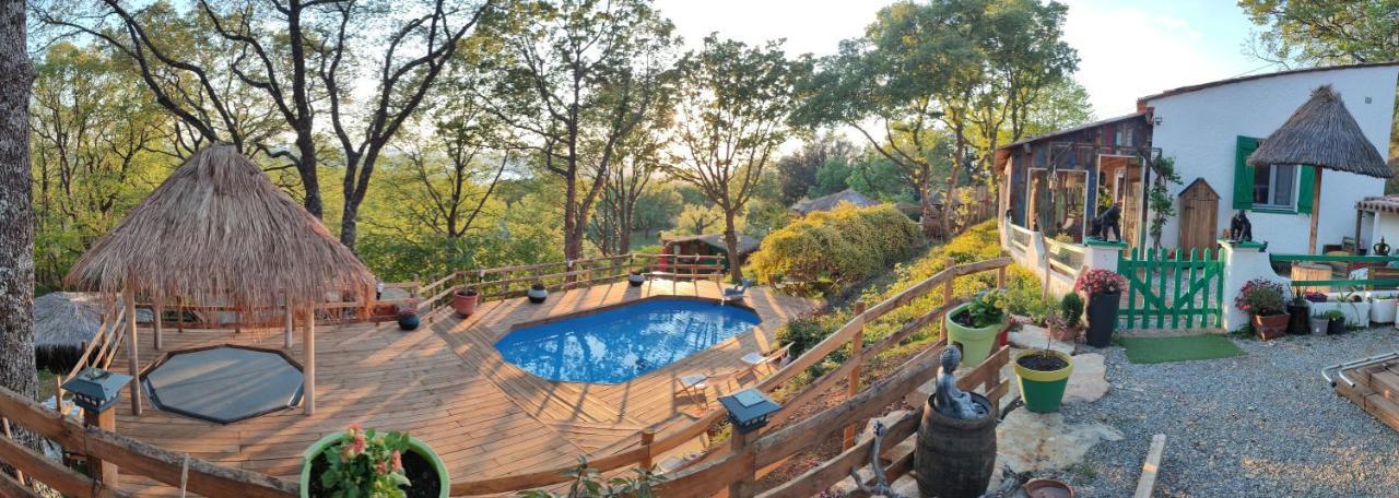 Bed and Breakfast La Lyalis Эгин Экстерьер фото